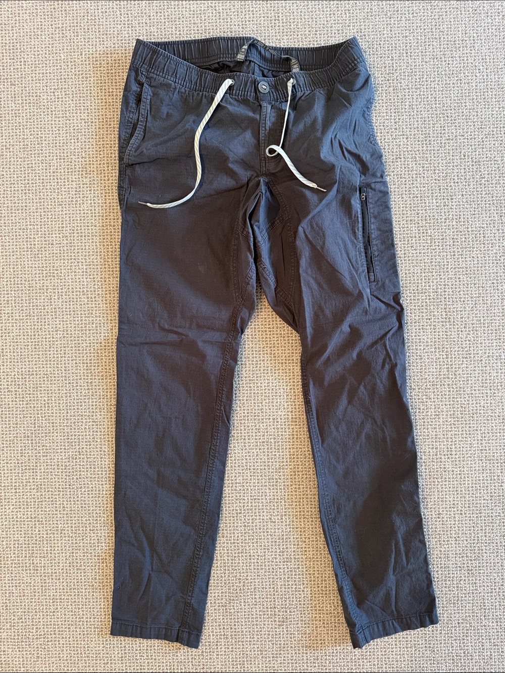 Vuori Men’s Chino Jogger Pants in Dark Navy